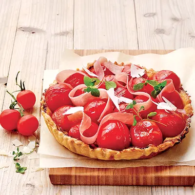 petiteTarteTomatesCeriseConfitesRubanJambonSerrano