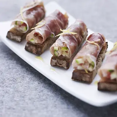 rouleJamboncruAosteSaumonMarineBaiesroses